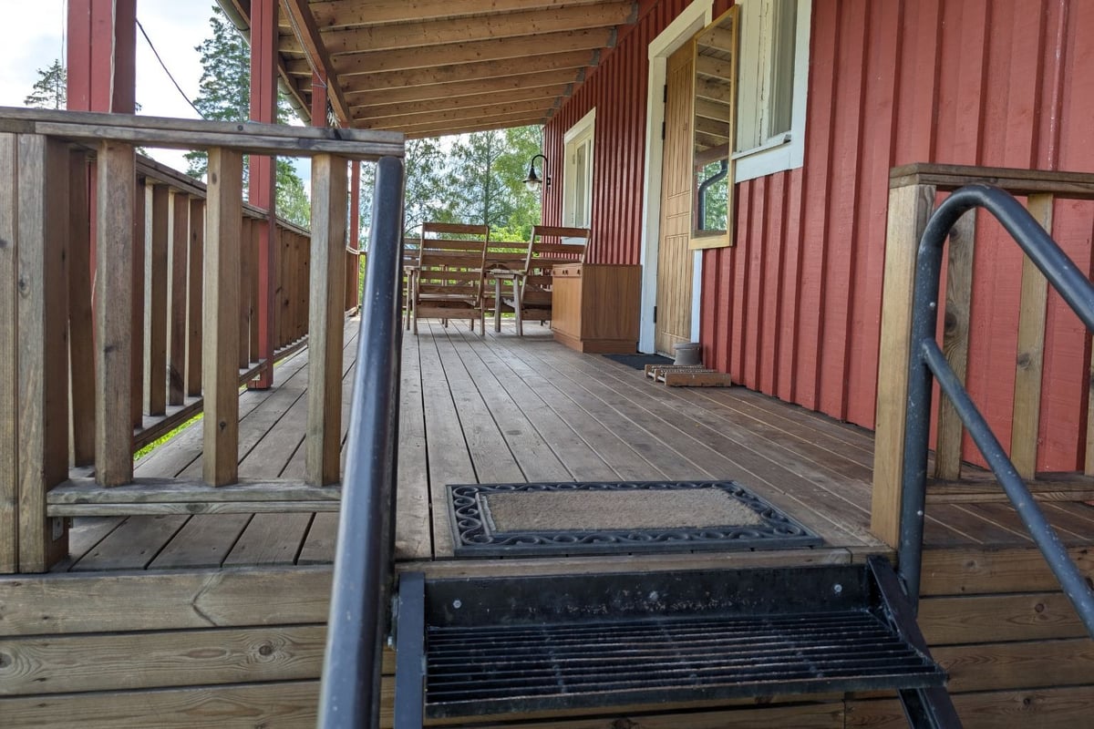Verandan längs husets framsida